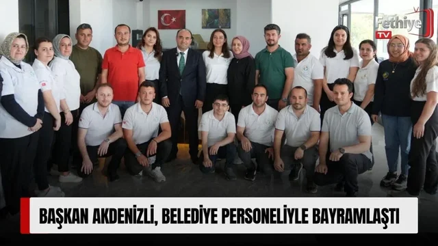 Başkan Akdenizli, Belediye Personeliyle Bayramlaştı