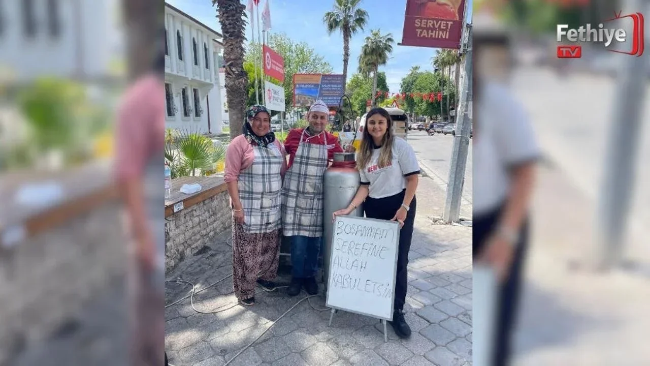Fethiye’de Boşanmasını Lokma Dağıtarak Kutladı