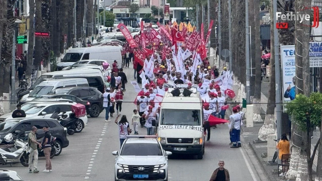 Fethiye'deki 1 Mayıs Emek Ve Dayanışma Gününde Yürüdüler