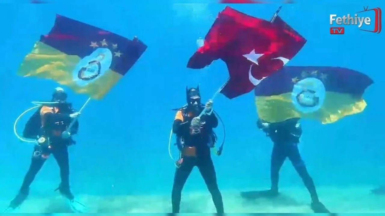 Galatasaray'ın Şampiyonluk Sevincini Deniz Dibinde Kutladılar