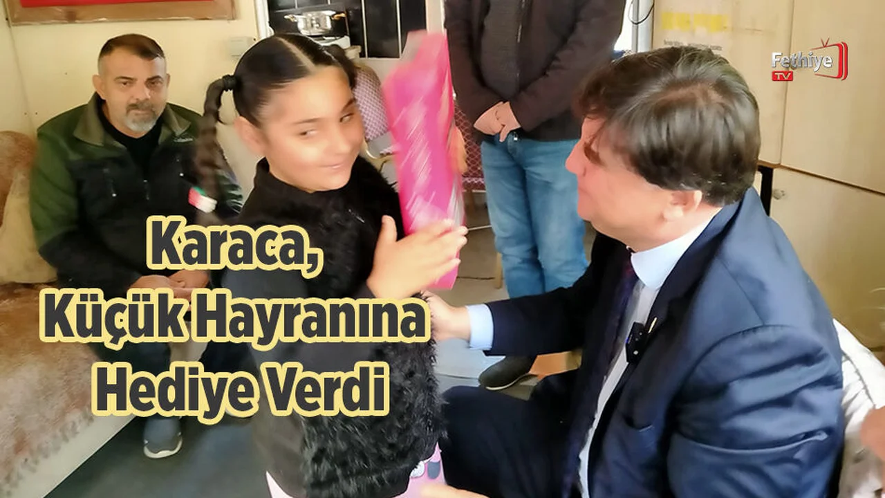 Karaca, Küçük Hayranına Hediye Sundu
