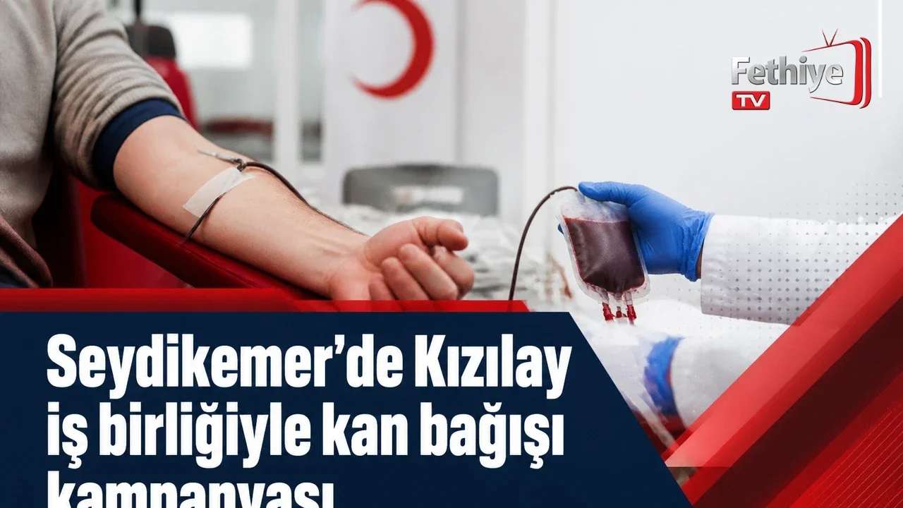 Kan bağışı kampanyası için Seydikemer Belediyesi Hizmet Binası önünde vatandaşlar sırayla bekliyor.