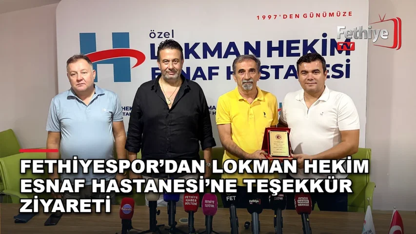 Fethiyespor yönetimi, Lokman Hekim Esnaf Hastanesi Başhekimi Dr. Öztürk Günal'a teşekkür plaketi takdim etti.