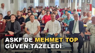ASKF genel kurulunda tek listeyle yapılan seçimde salondaki delegeler oy kullanıyor.