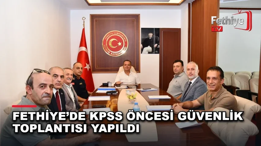 Sınav Koordinasyon Kurulu toplantısında görevli yetkililer, KPSS öncesi alınacak güvenlik ve trafik önlemlerini değerlendirdi.