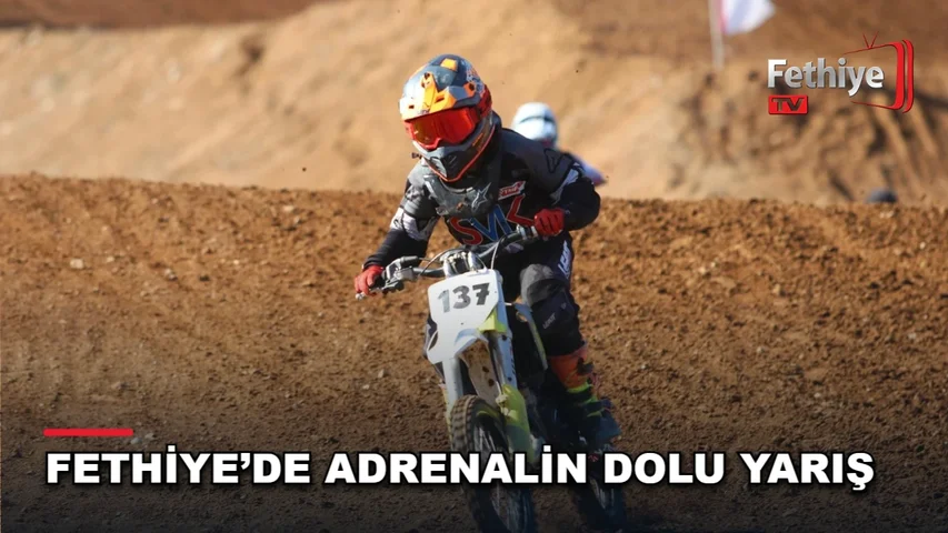 Fethiye Esenköy'deki Akdeniz Offroad Park'ta düzenlenen Türkiye Motokros Şampiyonası finalinde sporcular mücadele ediyor
