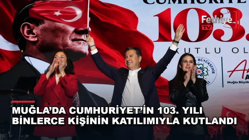Muğla Büyükşehir Belediyesi'nin Menteşe'de düzenlediği 29 Ekim Cumhuriyet Bayramı kutlamalarında Madrigal konseri