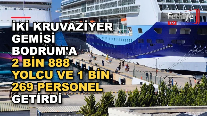 Bodrum Limanı'na yanaşan kruvaziyer gemilerinden yolcuların iniş anı