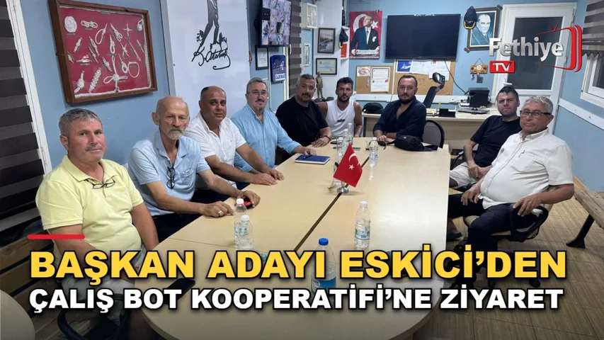 Mehmet Eskici, Çalış Bot Kooperatifi üyeleriyle bir toplantıda masada otururken görülüyor.