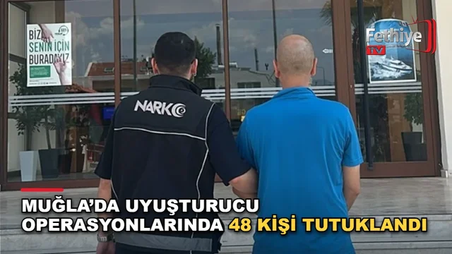 Muğla genelinde Ağustos ayı boyunca düzenlenen narkotik operasyonlarında gözaltına alınan şüpheliler ve ele geçirilen uyuşturucular gösteriliyor.