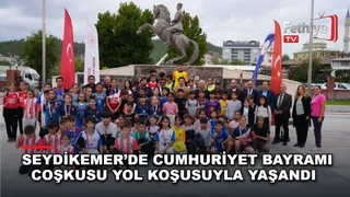 Seydikemer'de 29 Ekim Cumhuriyet Bayramı kapsamında düzenlenen yol koşusunda dereceye girenlere ödülleri verildi.