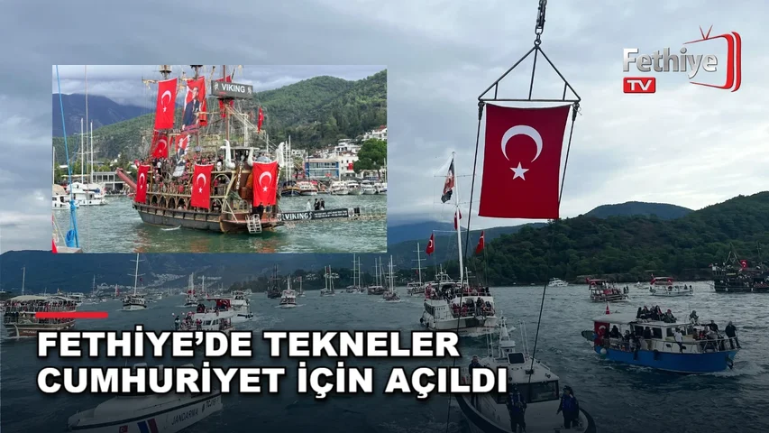 Fethiye Körfezi'nde 29 Ekim Cumhuriyet Bayramı'nın 103. yıl dönümü dolayısıyla düzenlenen ve yetkililerin katıldığı deniz alayı etkinliği.
