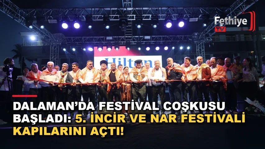 Dalaman Cumhuriyet Meydanı'nda düzenlenen 5. İncir ve Nar Festivali'nin açılışında protokol üyeleri ve vatandaşlar bir araya geldi.