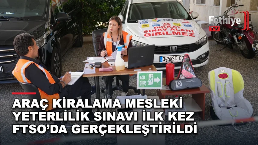 Fethiye Ticaret ve Sanayi Odası'nda düzenlenen araç kiralama mesleki yeterlilik sınavına katılan adaylar