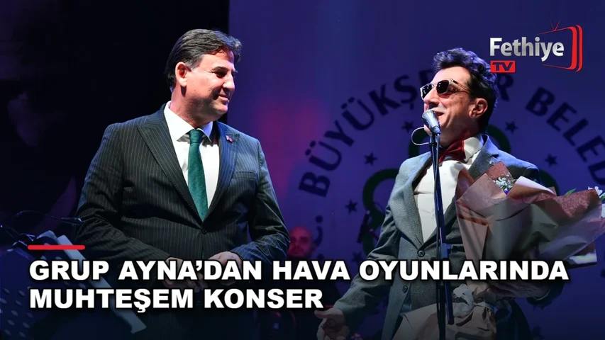 Fethiye Belediye Başkanı Alim Karaca, Belcekız Plajı'ndaki Grup Ayna konserini izledi.