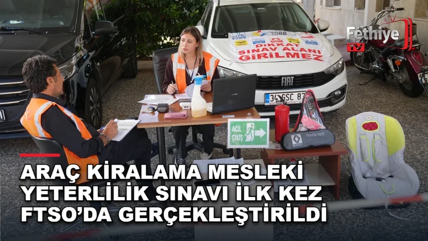 Fethiye Ticaret ve Sanayi Odası'nda düzenlenen araç kiralama mesleki yeterlilik sınavına katılan adaylar