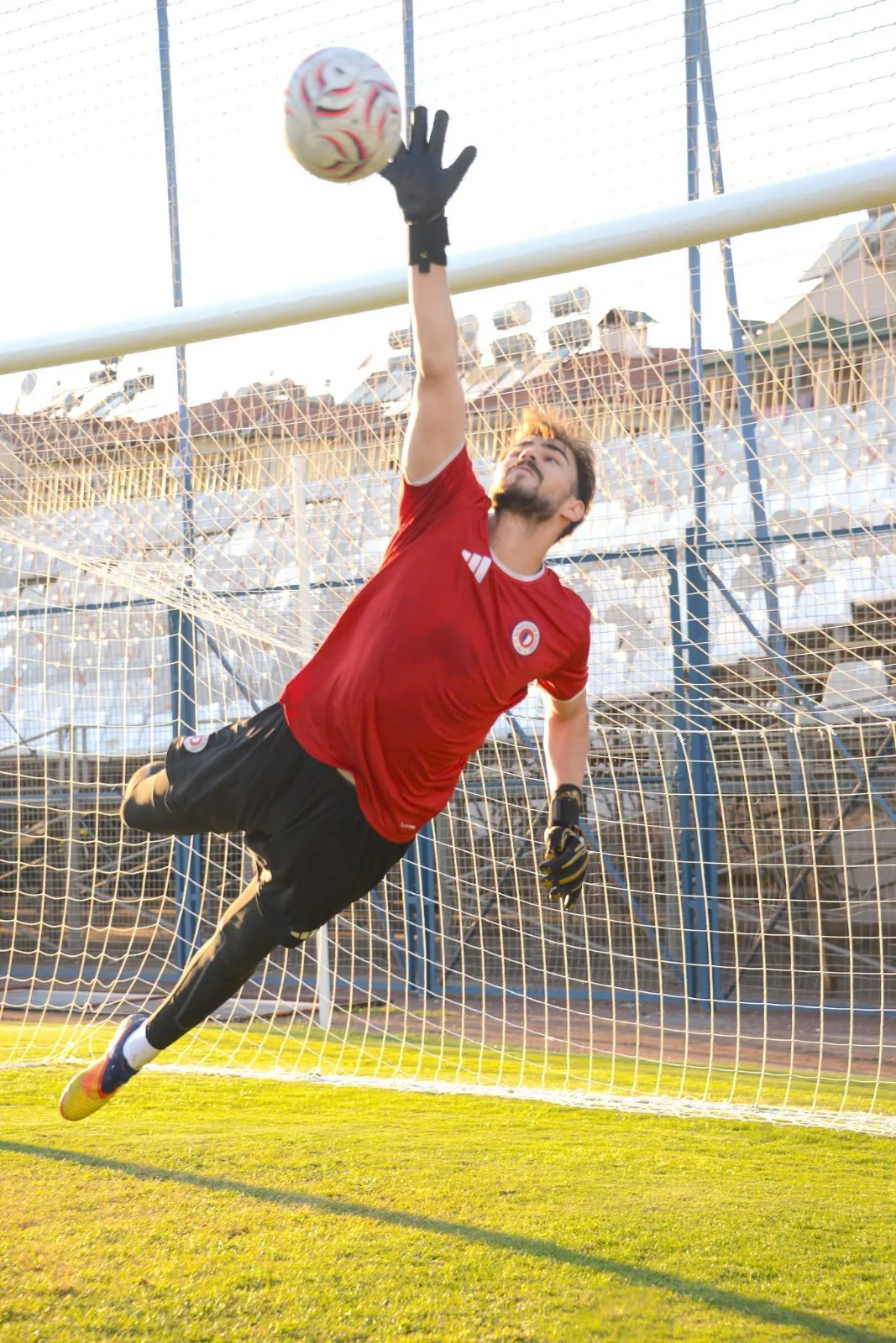 Fethiyespor, Evinde De Gülmek İstiyor