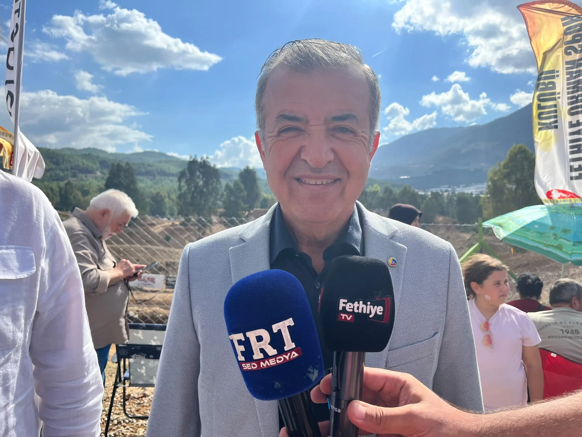 Karaca Ve Hıra Motokros Heyecanına Ortak Oldu