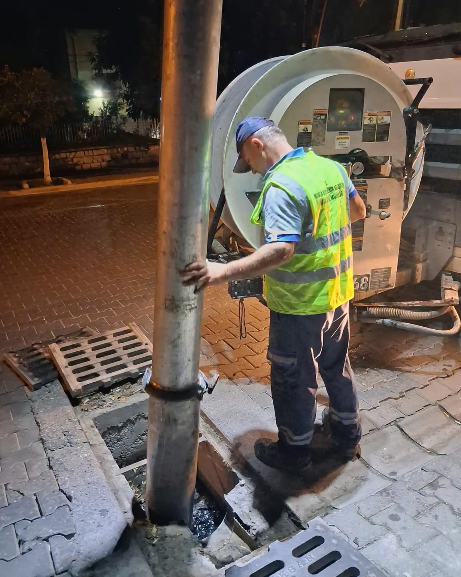 Fethiye’de Kış Hazırlığı: Yağmur Suyu Hatları ve Derelerde Temizlik Çalışması