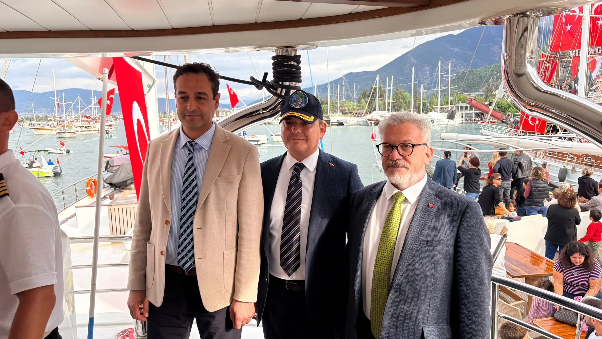 Fethiye’de Tekneler Cumhuriyet İçin Açıldı