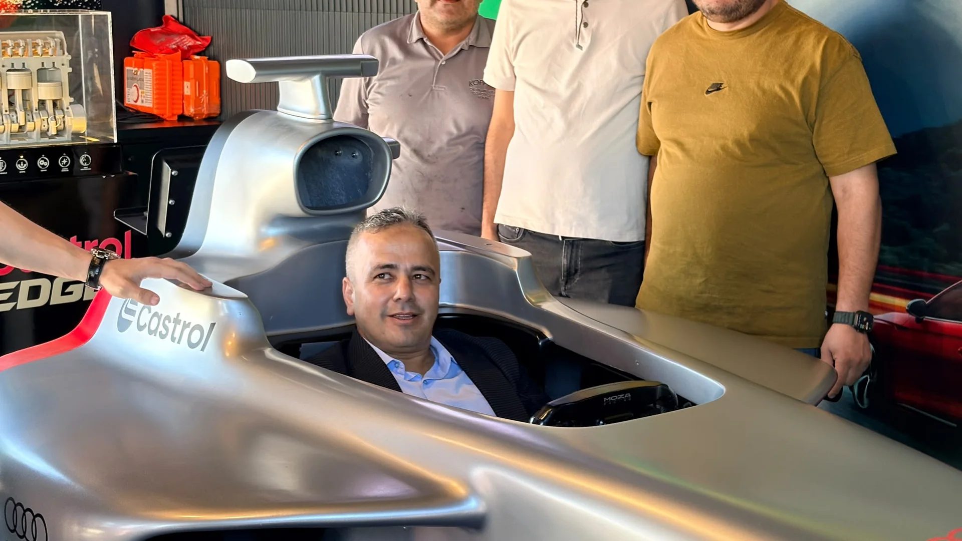 Fethiye Sanayi Sitesi’nde Formula 1 Heyecanı! F1 Simülasyonu İlgi Görüyor