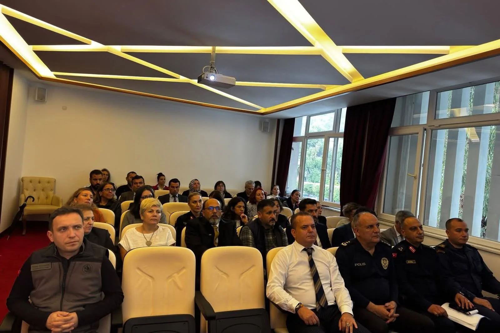 Fethiye’de Bağımlılık, Çocukların Korunması Ve Kadına Şiddetle Mücadele Toplantısı