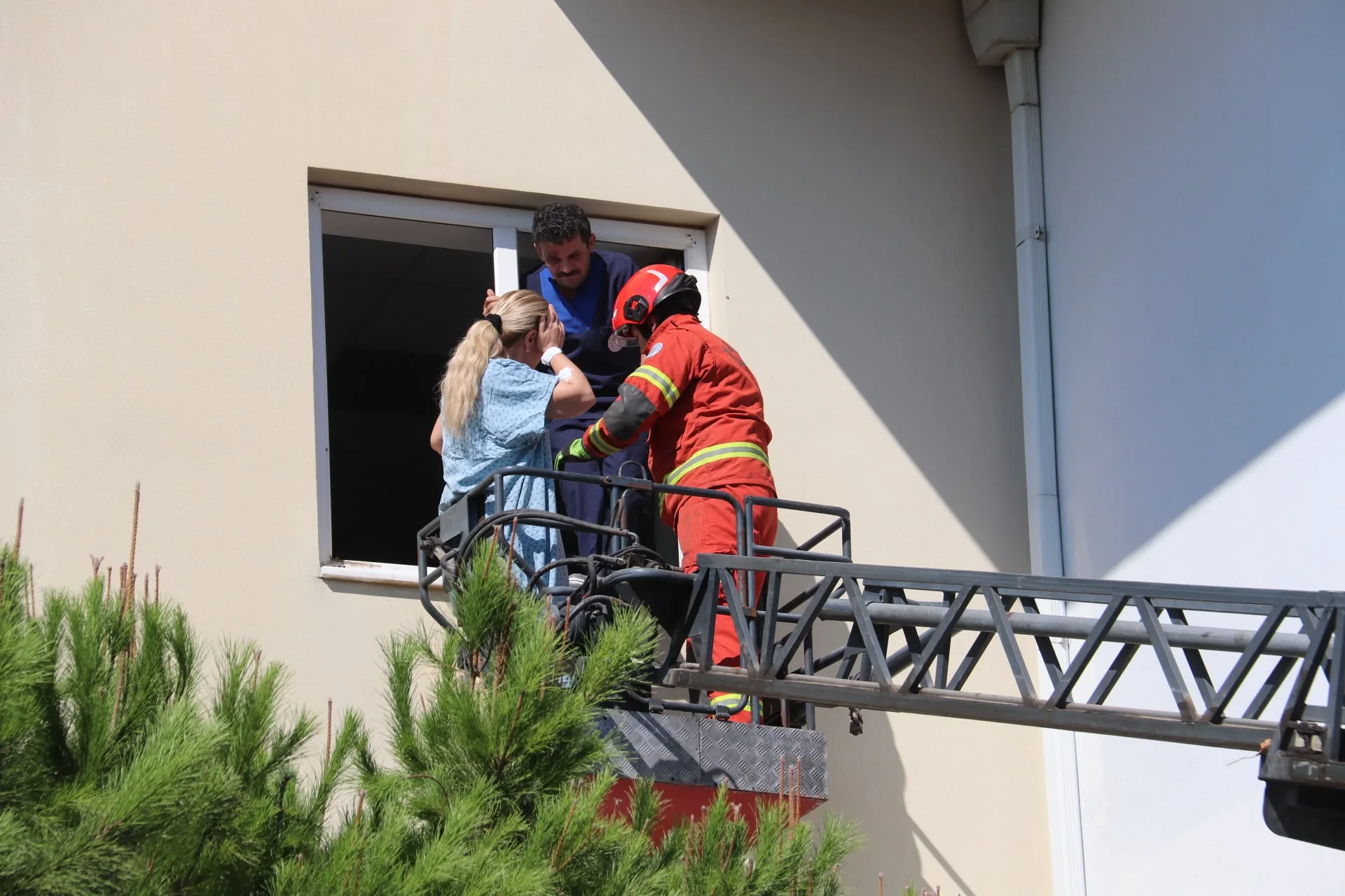 Fethiye Devlet Hastanesi’nde Deprem Tatbikatı Gerçeğini Aratmadı
