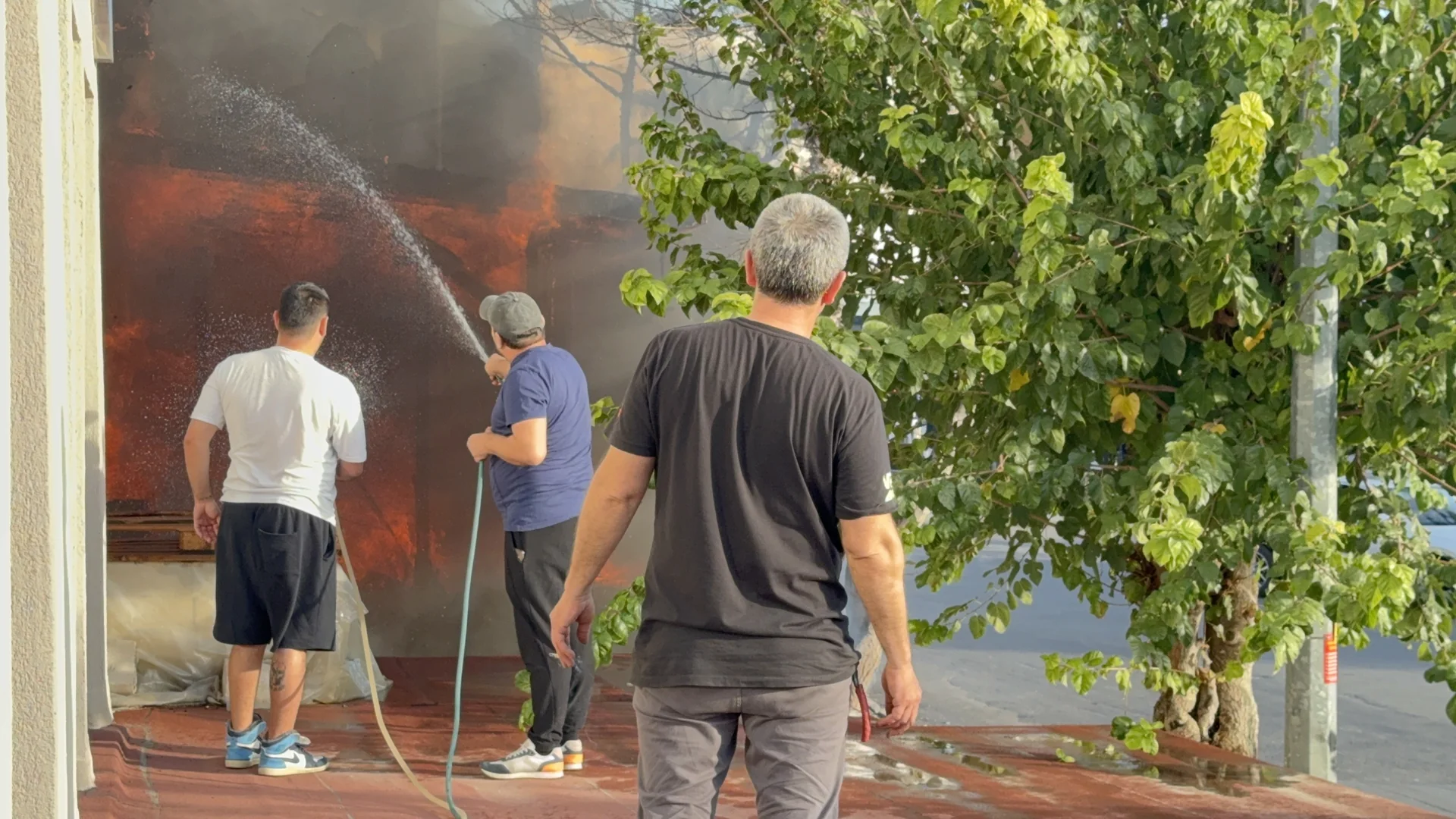 Bodrum’da Depo 15 Dakikada Küle Döndü! Geriye Molozlar Kaldı
