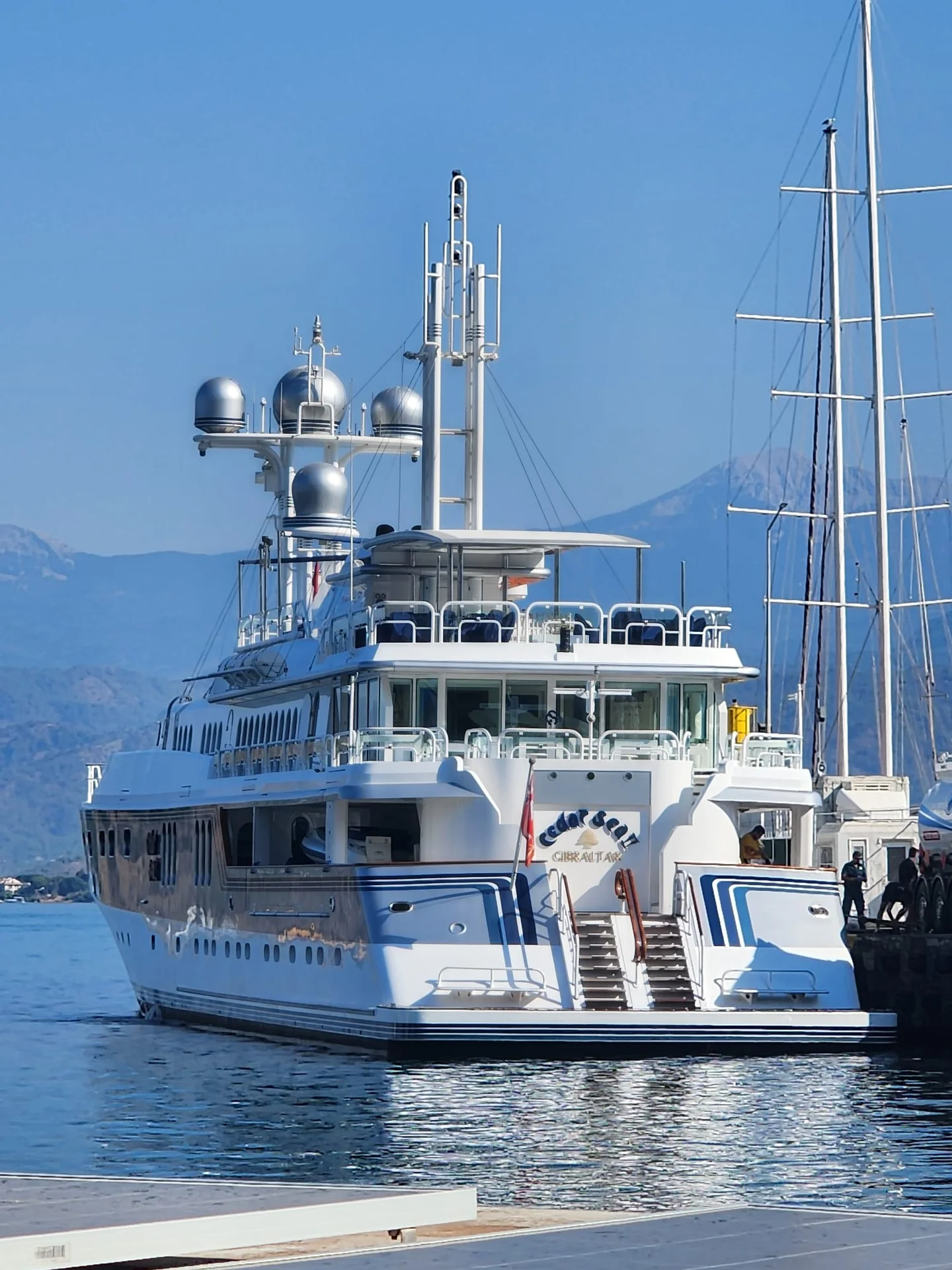 Yüzen Servet Fethiye'de 60 Ton Akaryakıt İkmali Yaptı