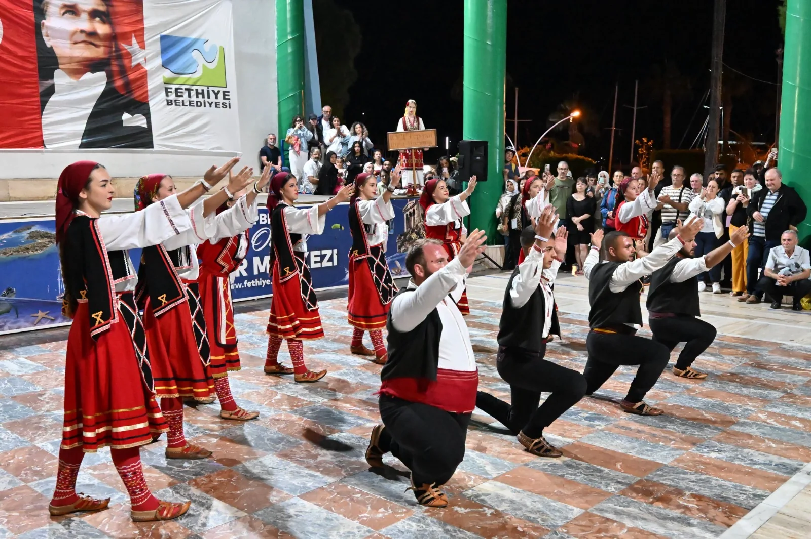 Fethiye’de Halk Dansları Festivali Coşkusu Yaşandı