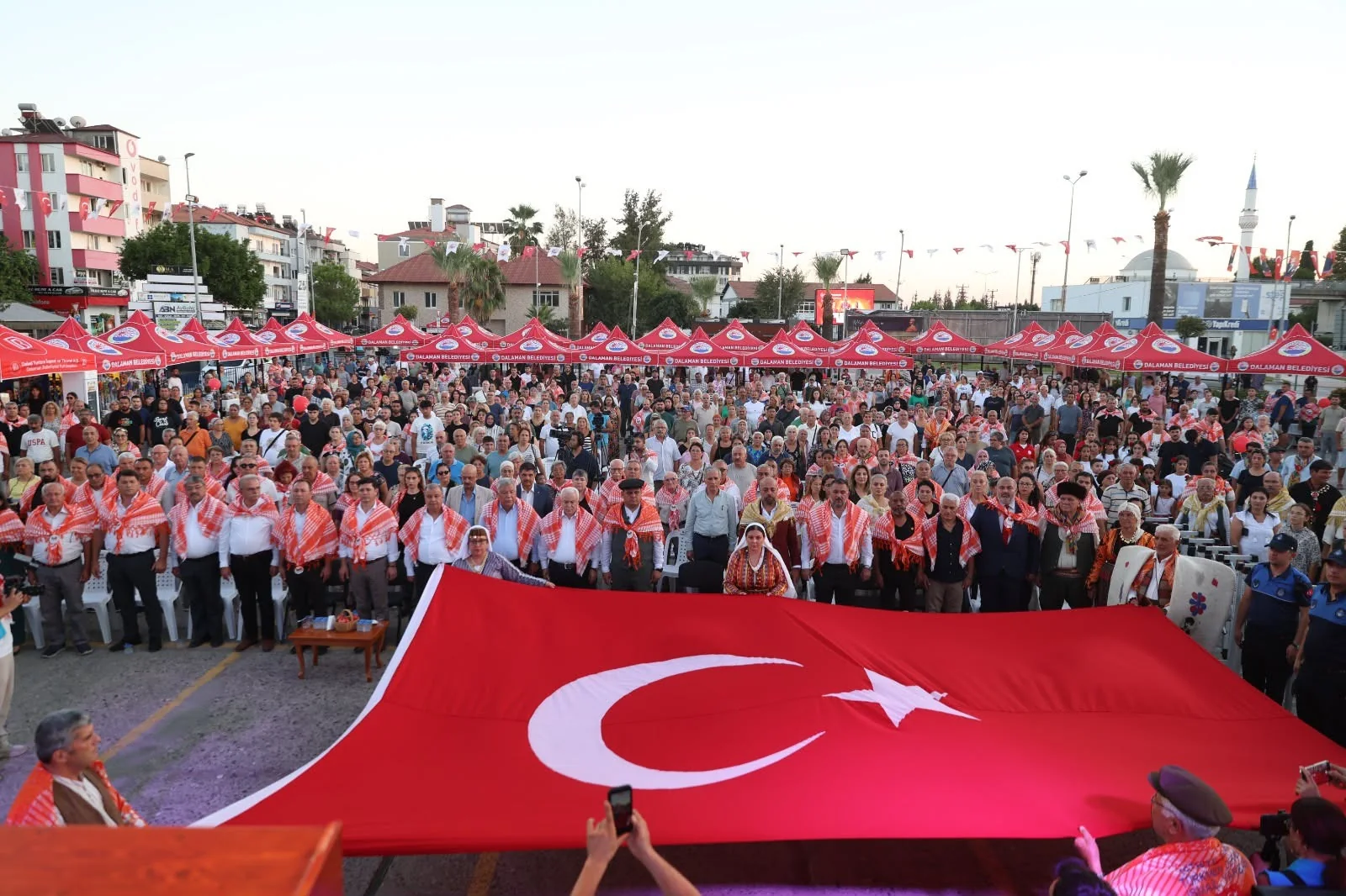 Dalaman’da Festival Coşkusu Başladı: 5. İncir Ve Nar Festivali Kapılarını Açtı!
