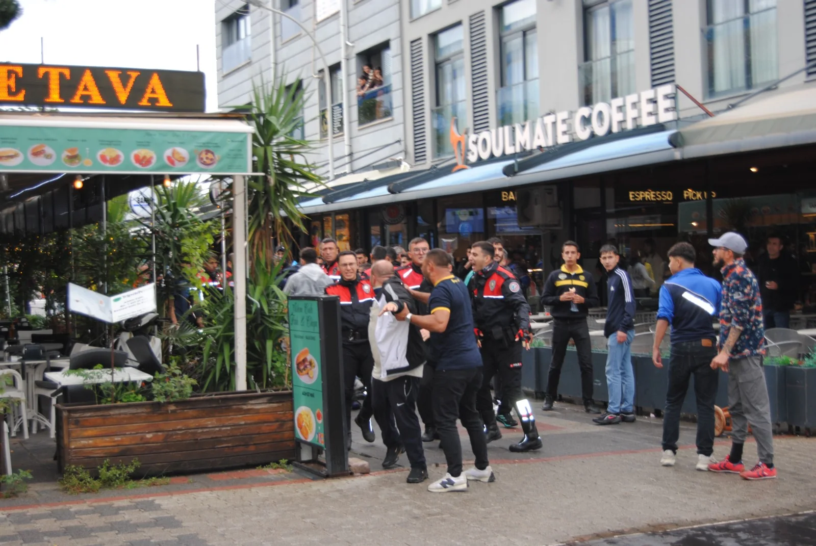 Fethiye’de Ankaragücü Taraftarları Arasında Kavga: 1 Yaralı