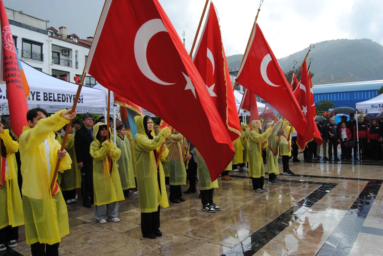 Fethiye’de Cumhuriyet Bayramı Coşkusu Çelenk Sunma Töreni İle Başladı