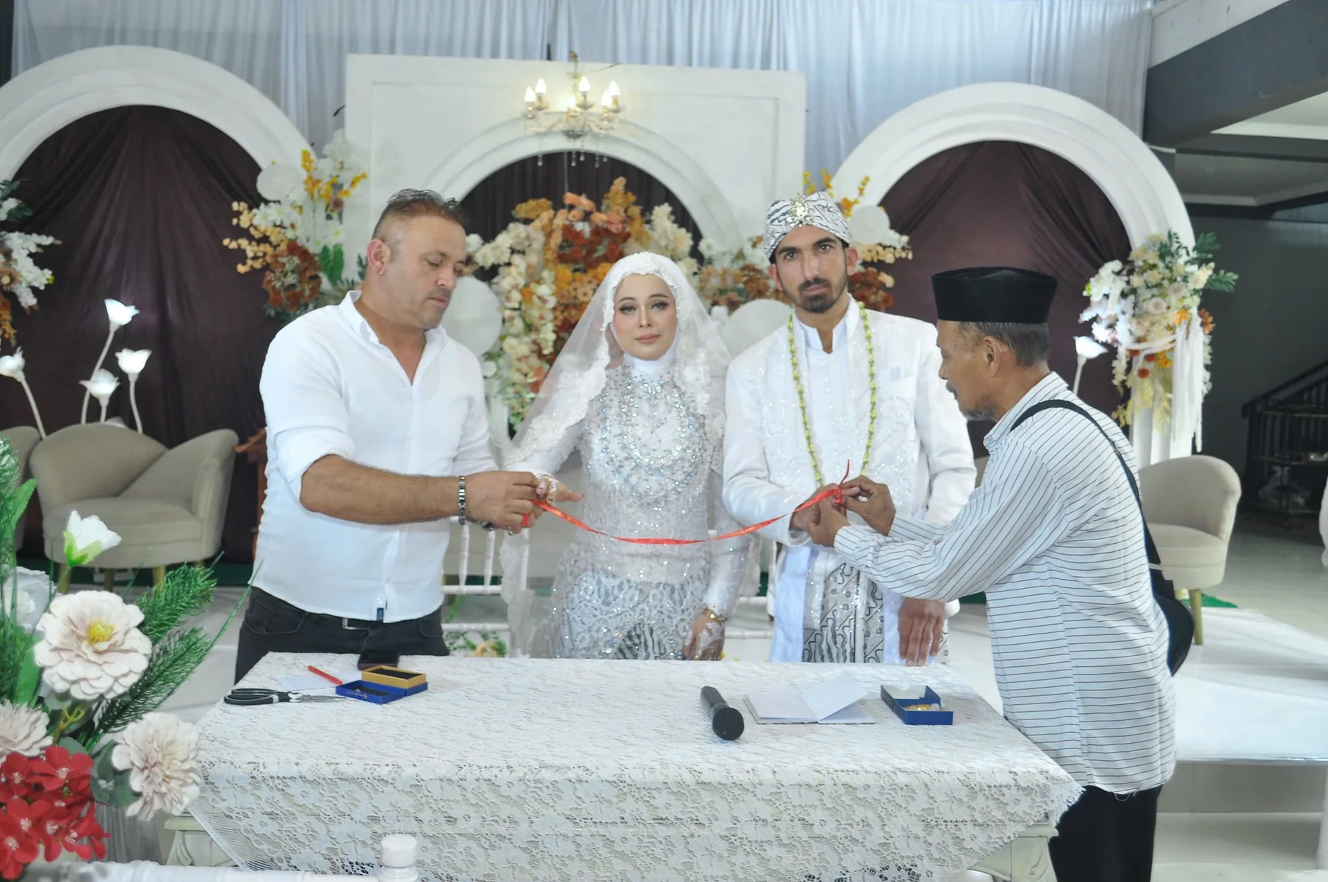 Seydikemerli Damat, Endonezyalı Gelinle Evlendi