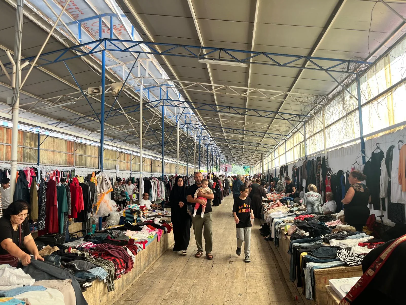 Fethiye’de İkinci El Pazarına Yoğun İlgi