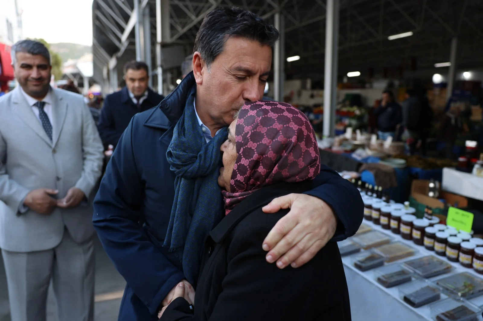 Büyükşehir'den Bin 697 Emekliye 62 Milyon TL’yi Aşan Destek