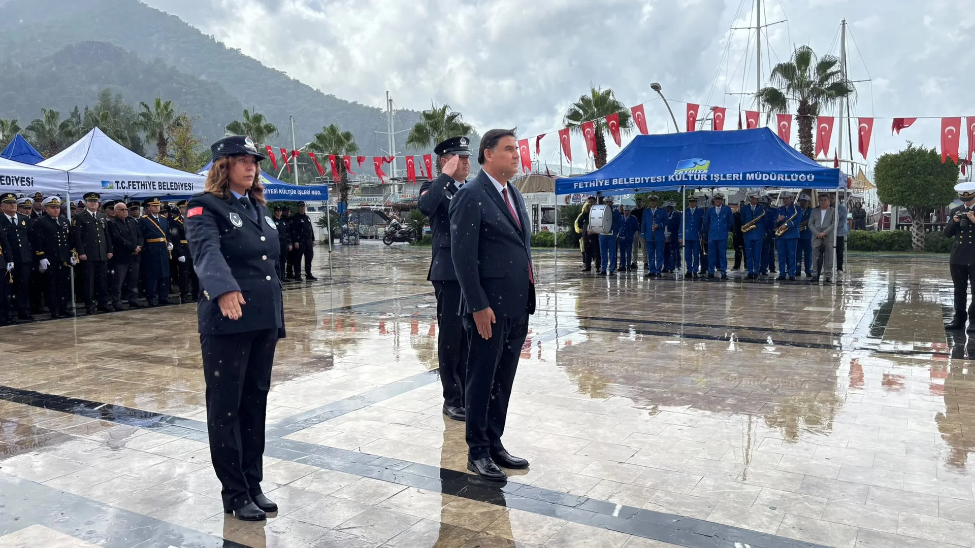 Fethiye’de Cumhuriyet Bayramı Coşkusu Çelenk Sunma Töreni İle Başladı