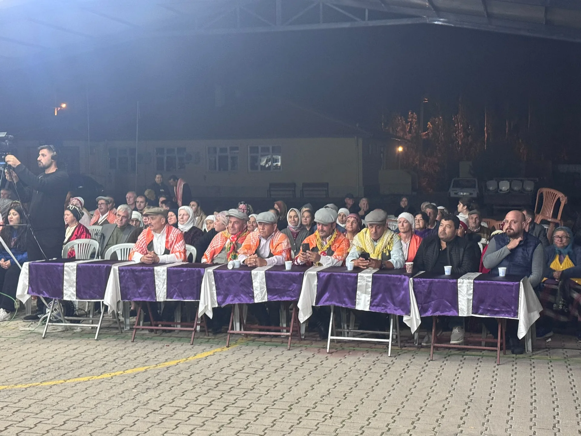 Nif Mahallesi’nde Coşkulu Yaren Gecesi