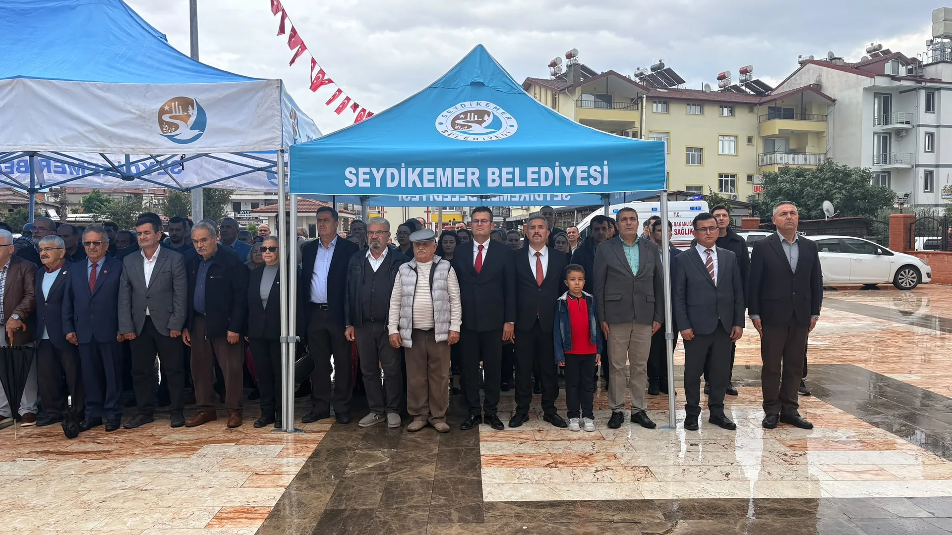 Seydikemer’de Cumhuriyet Bayramı Coşkusu Çelenk Töreniyle Başladı