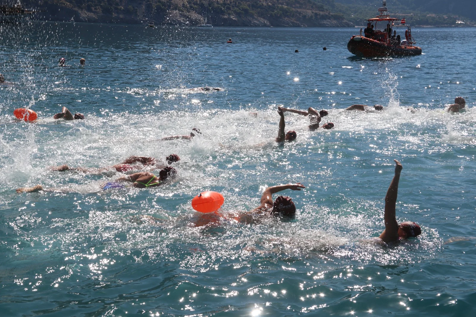 Fethiye’de Açık Su Yüzme Yarışları Başladı