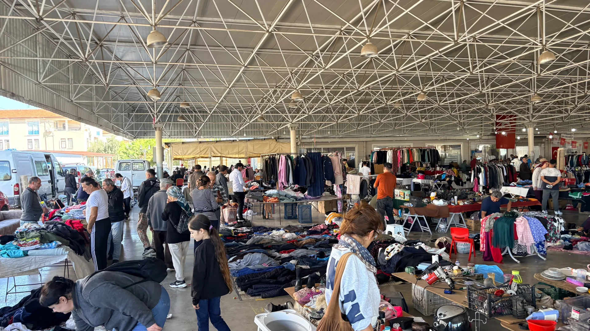 Çalıca İkinci El Pazarı’nda Hareketlilik Azaldı