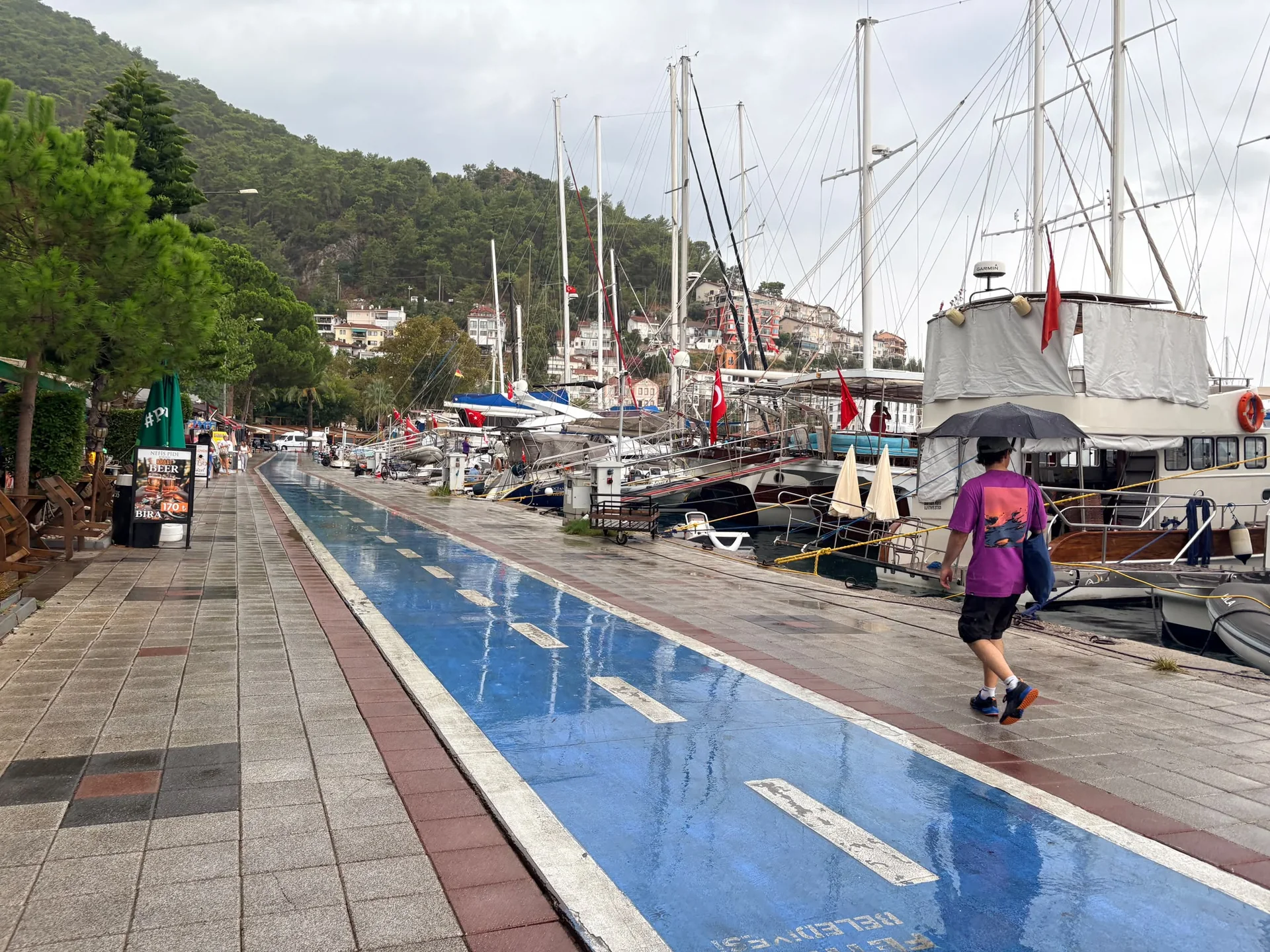 Fethiye’de Sağanak Yağış Etkili Oluyor