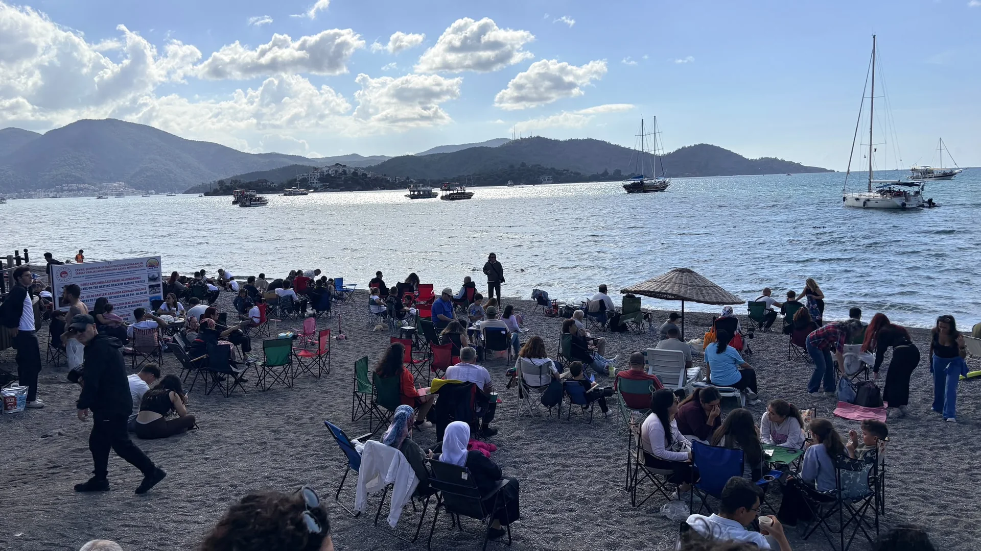 Gösteri Öncesi Çalış Plajı’na Akın Ettiler