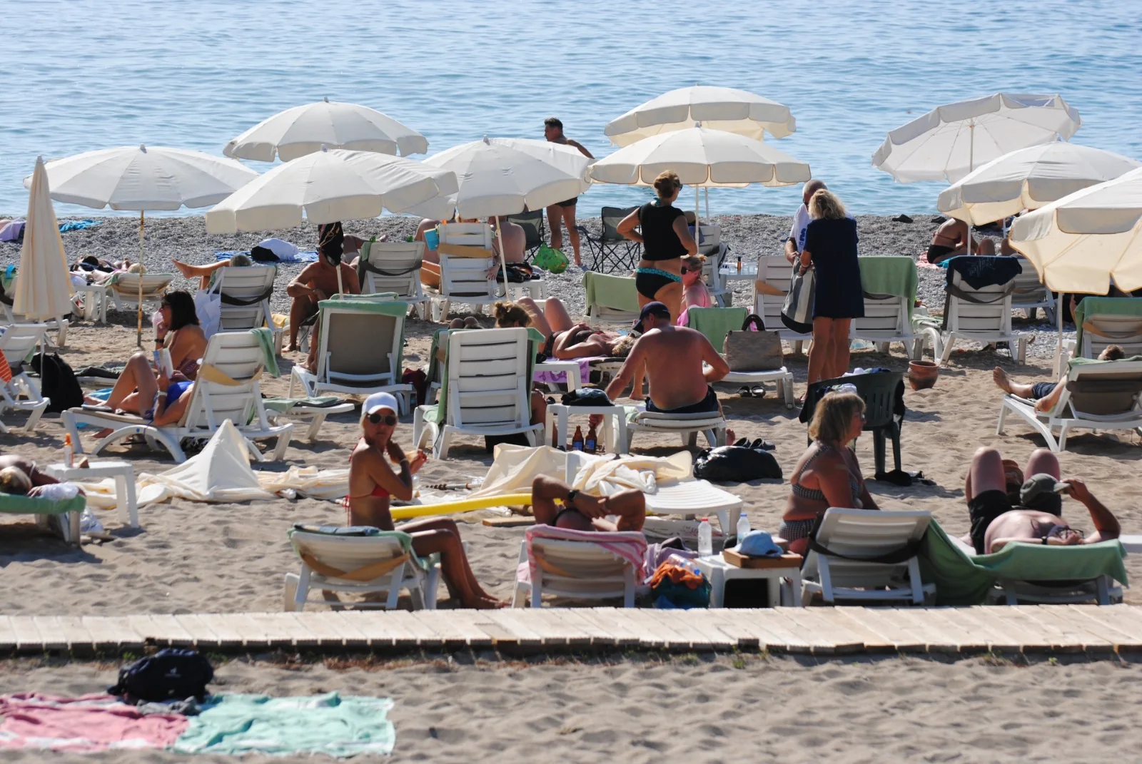 Fethiye’de Turistler Denize Girdi