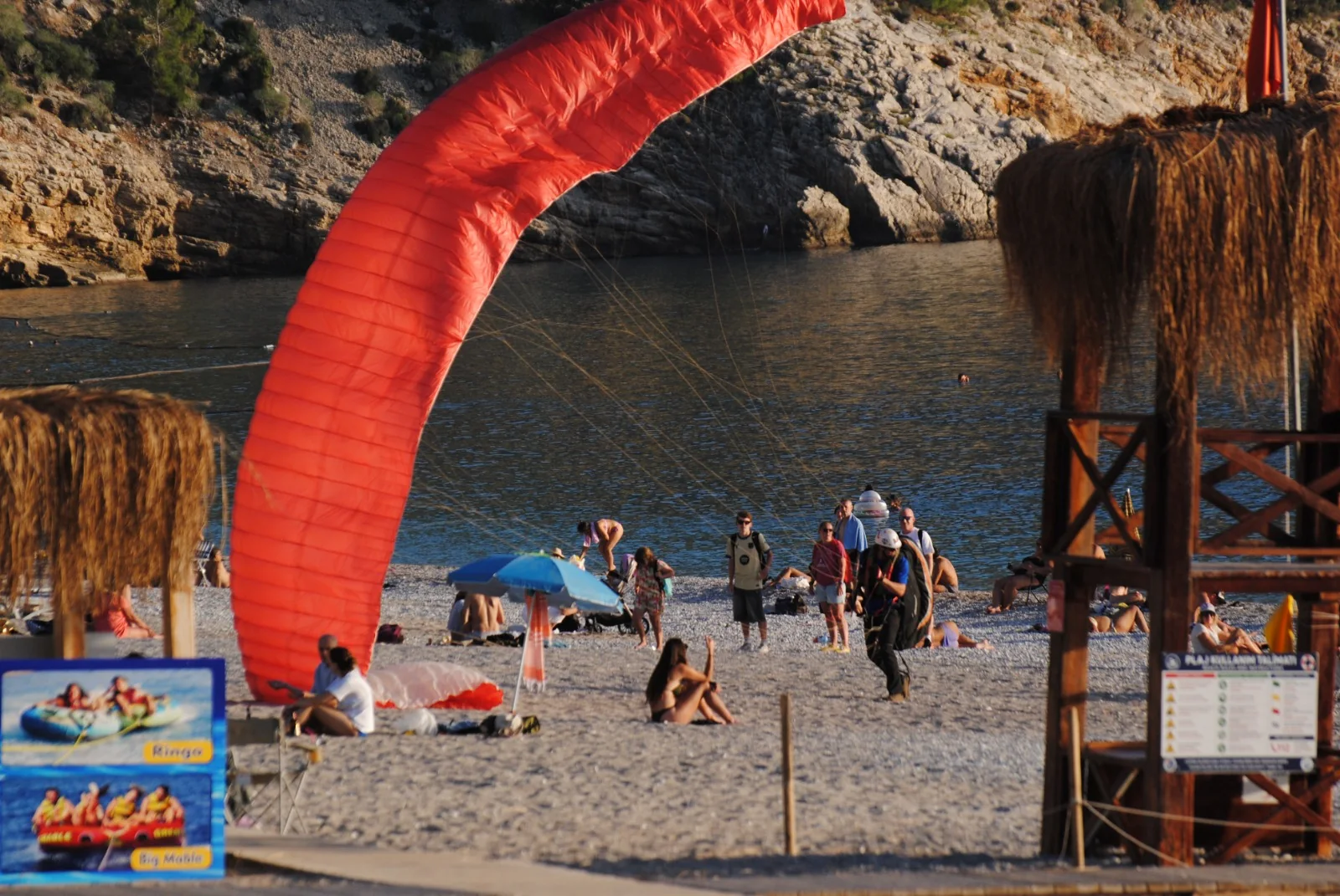 Fethiye’de Turistler Denize Girdi