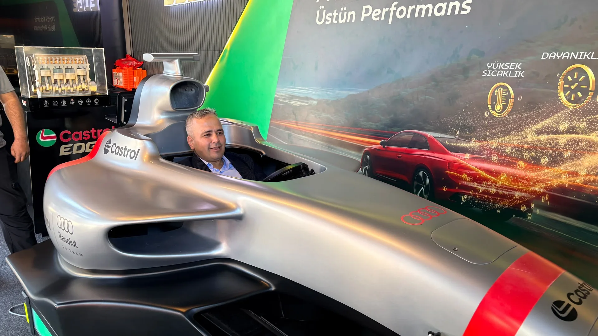 Fethiye Sanayi Sitesi’nde Formula 1 Heyecanı! F1 Simülasyonu İlgi Görüyor