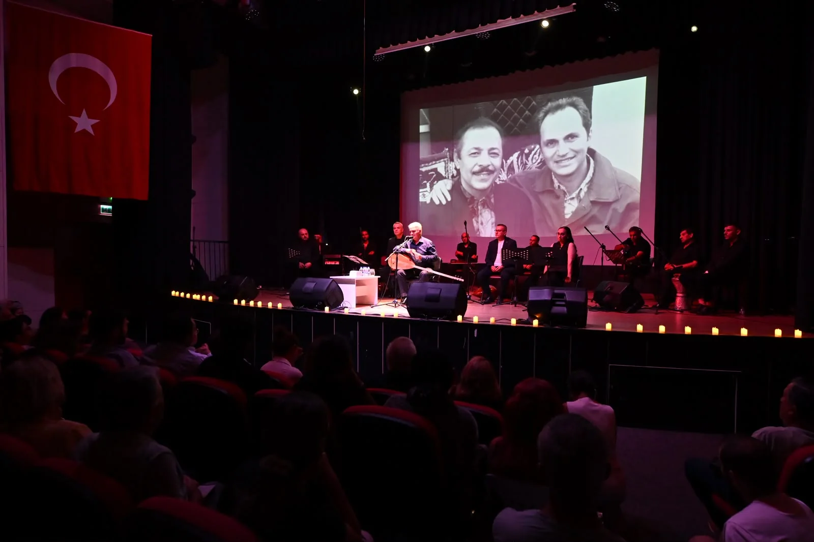 Neşet Ertaş, Fethiye’de Kent Orkestrası ve Erol Parlak’ın Katıldığı Konserle Anıldı