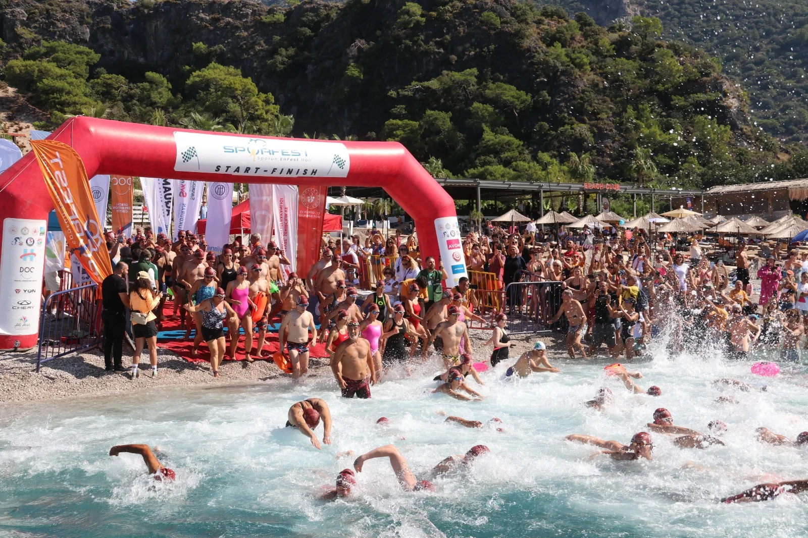 Fethiye’de Açık Su Yüzme Yarışları Başladı