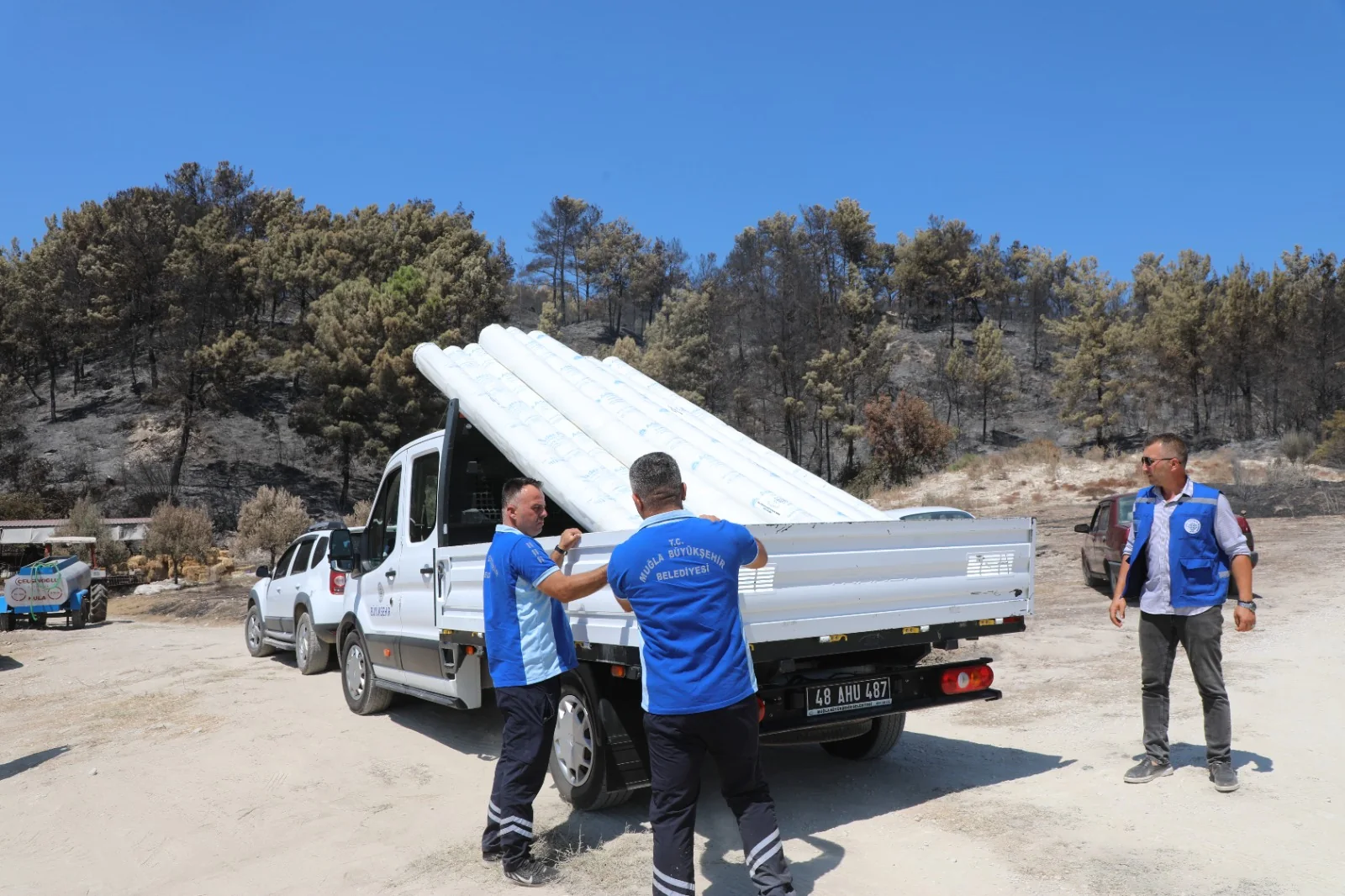 Seydikemer’de Yangının Yaraları Bir Günde Sarılmaya Başlandı