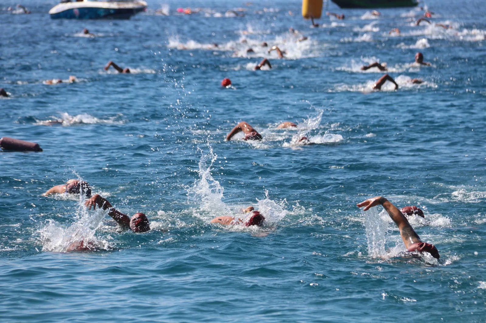 Fethiye’de Açık Su Yüzme Yarışları Başladı